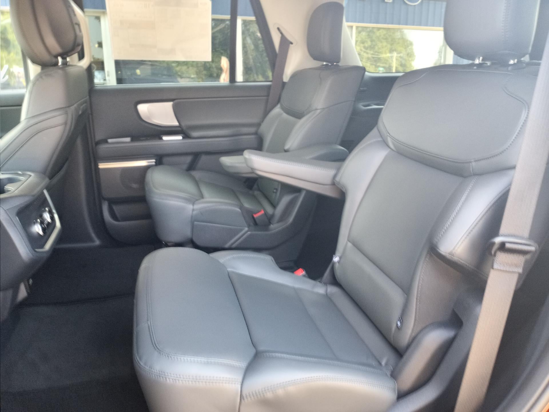 2027 Ford Expedition Active 4x4