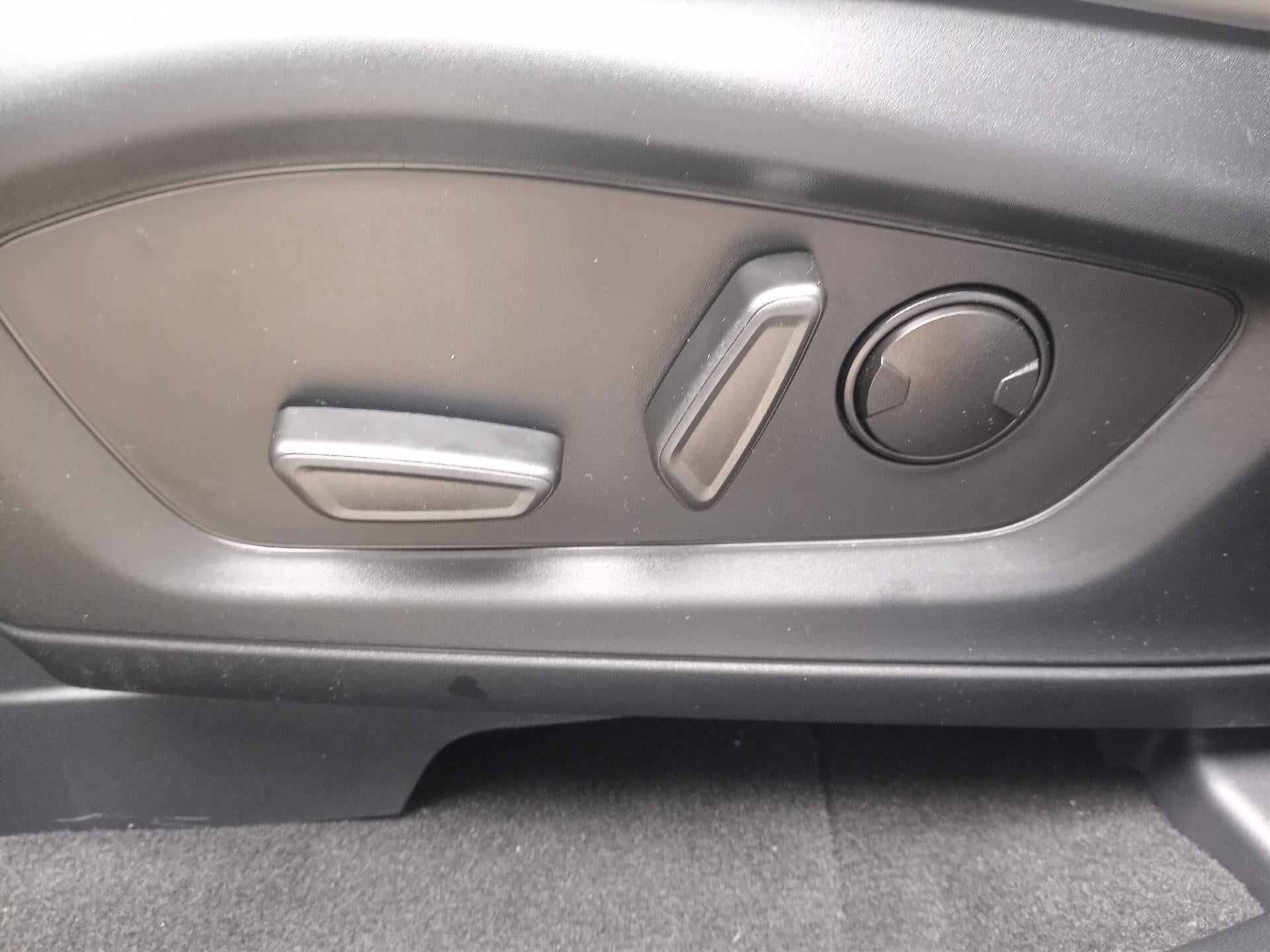 2026 Ford Explorer Active w/100A Pkg 4WD