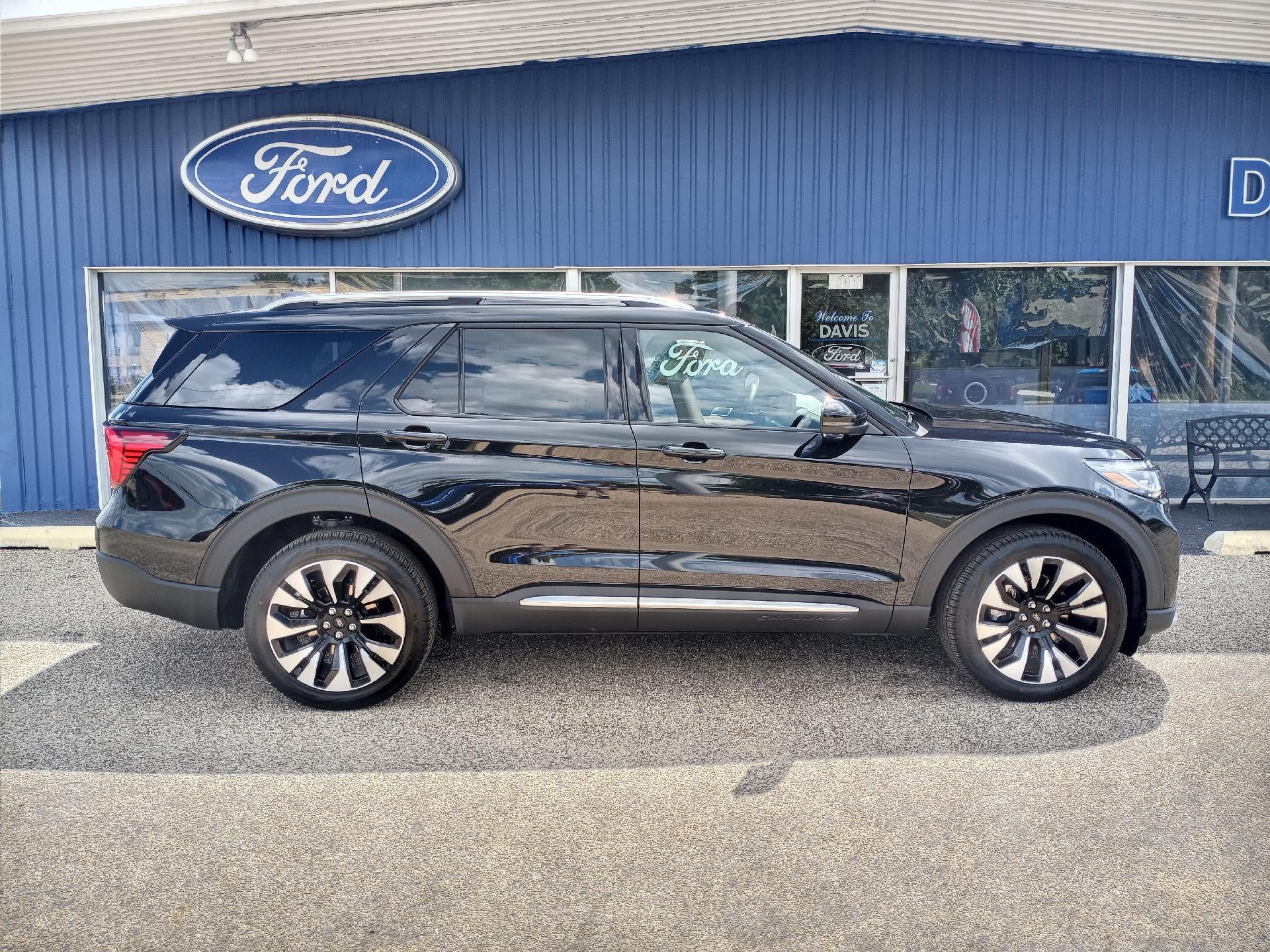 2026 Ford Explorer Platinum 4WD