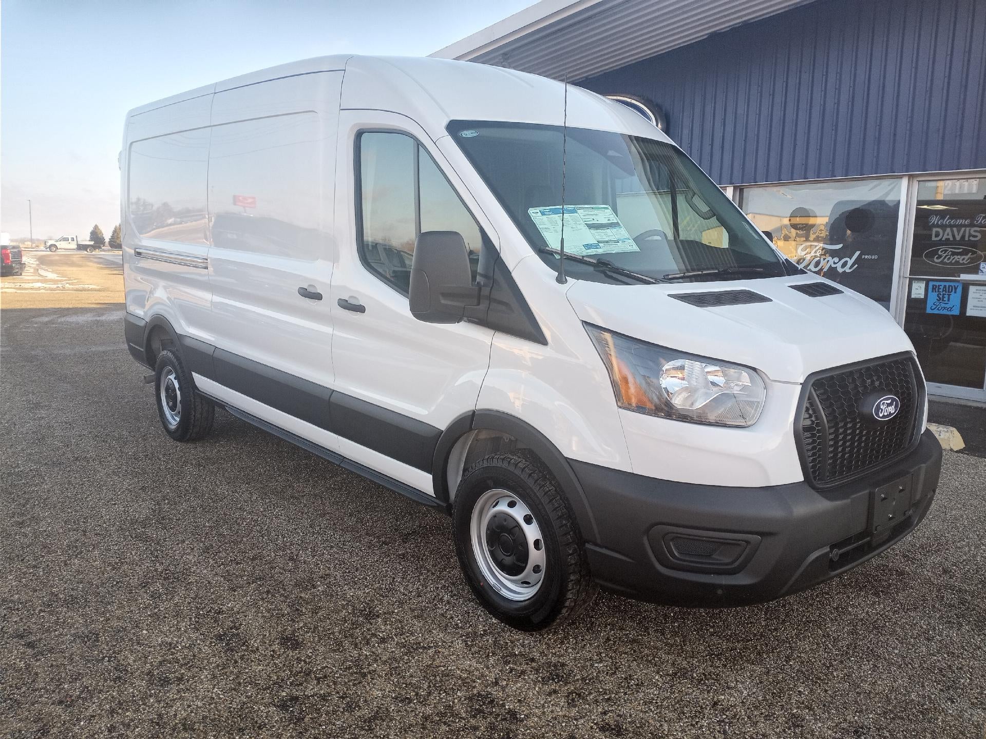 2026 Ford Transit Cargo Van T-250 148" Med Rf 9150 GVWR RWD