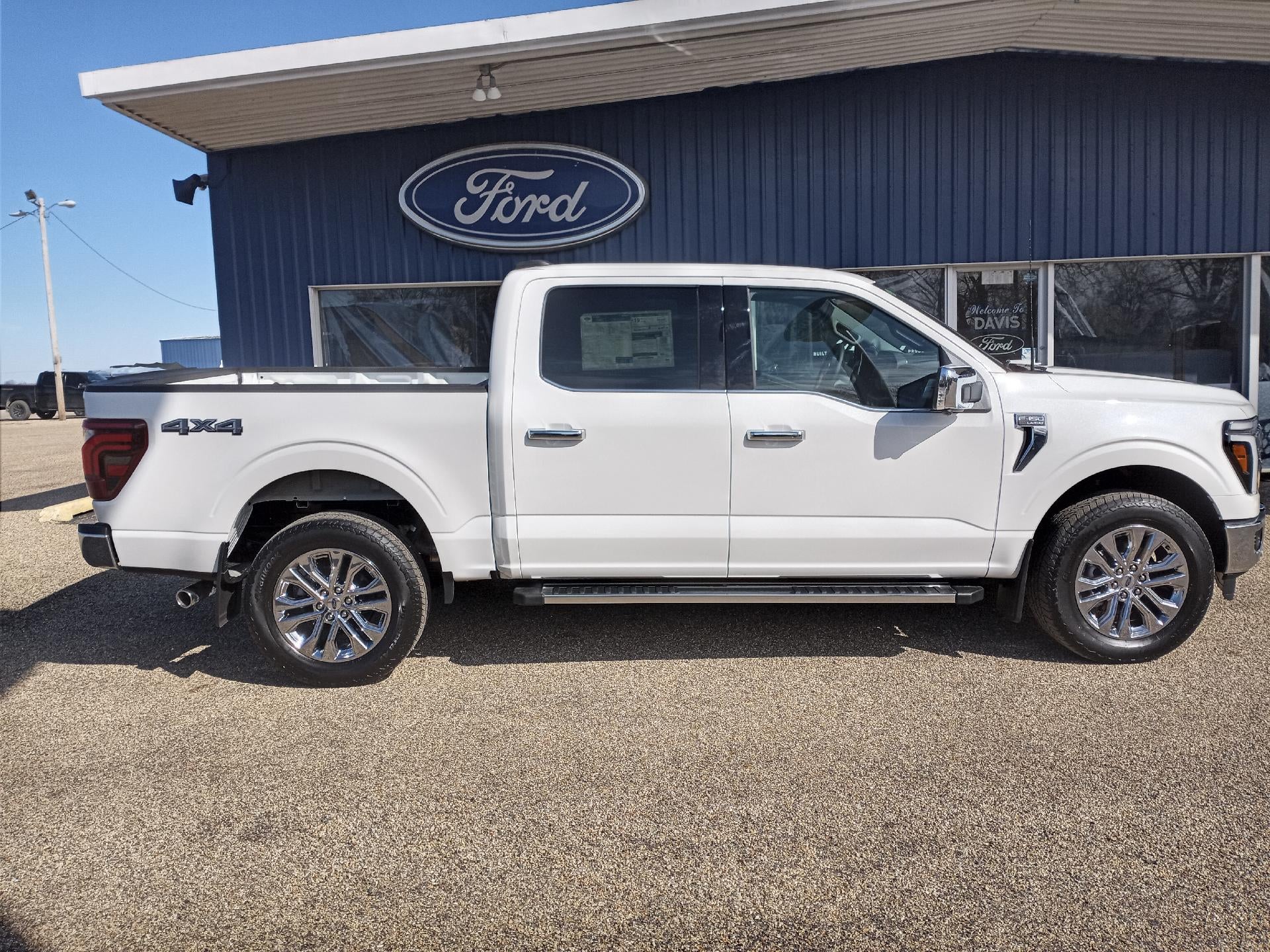 2026 Ford F-150 LARIAT 4WD SuperCrew 5.5' Box