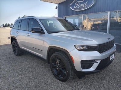 2023 Jeep Grand Cherokee Laredo 4x4