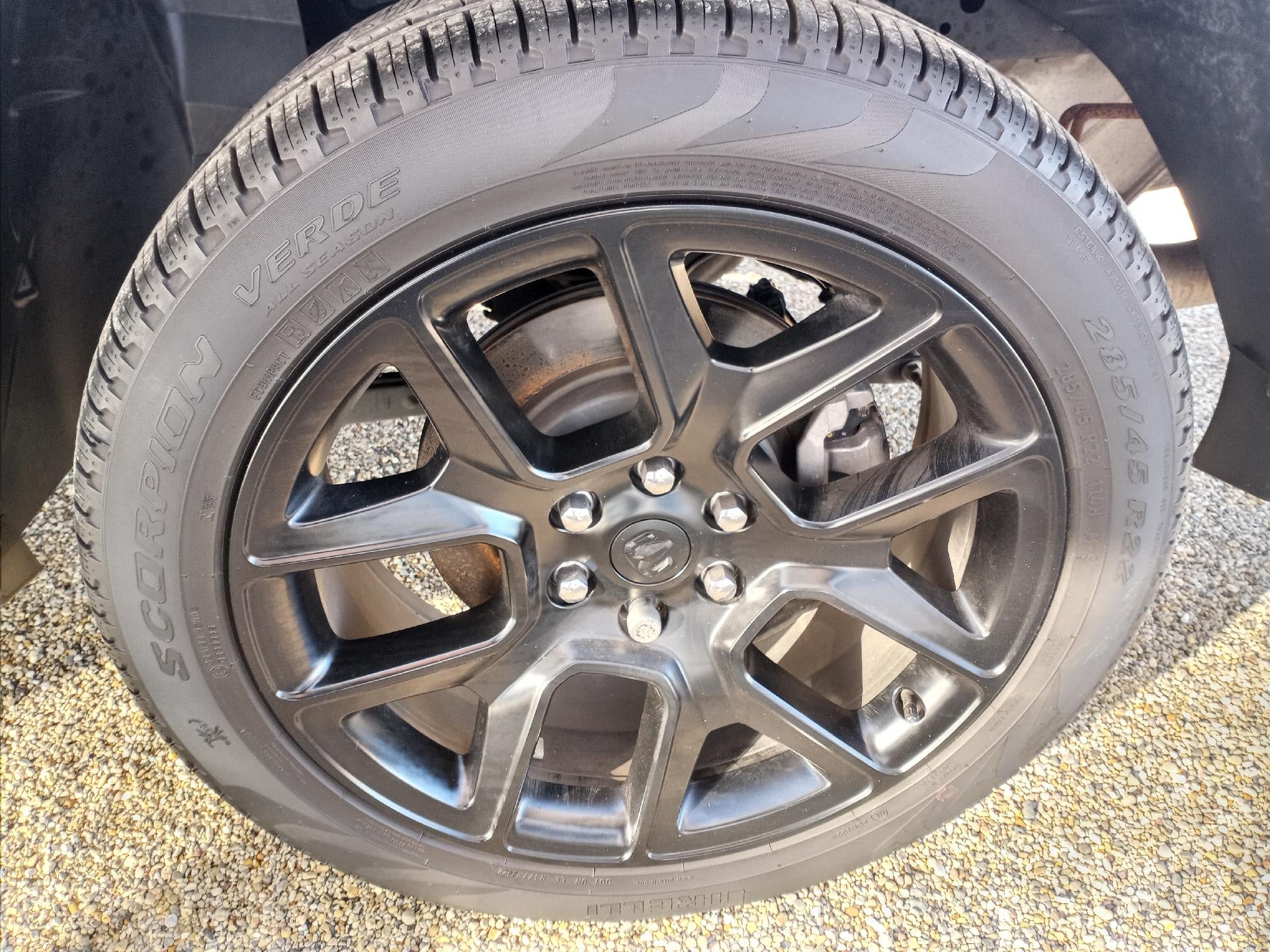 2022 RAM 1500 Laramie 4x4 Crew Cab 5'7" Box