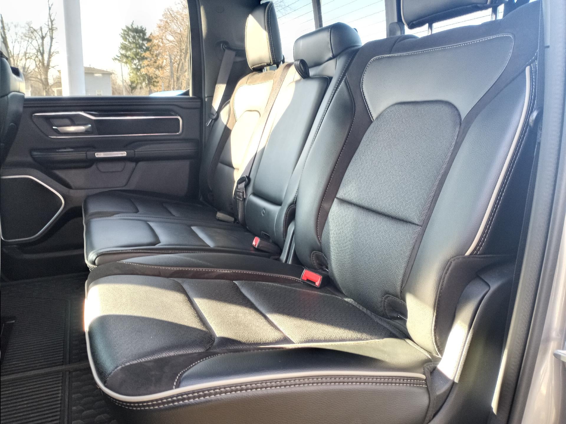 2022 RAM 1500 Laramie 4x4 Crew Cab 5'7" Box