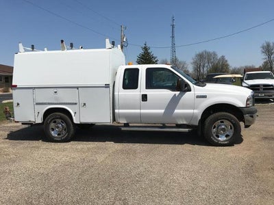 2006 Ford Super Duty F-350 SRW SuperCab 162" WB 60" CA XL 4WD
