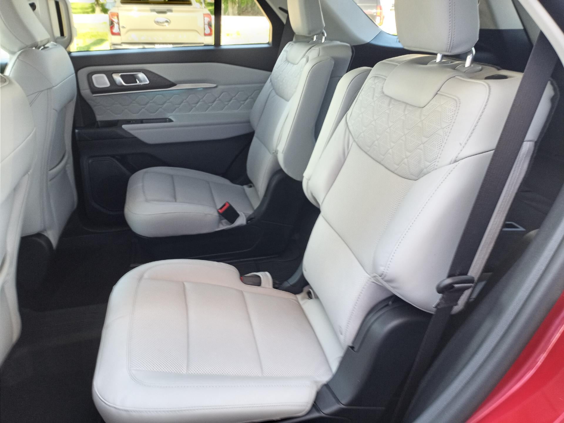 2026 Ford Explorer Platinum 4WD