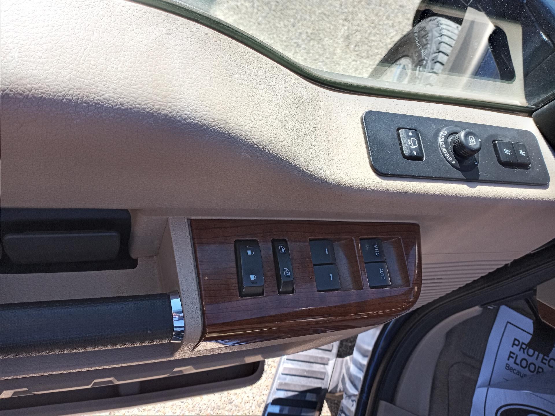 2015 Ford Super Duty F-250 SRW 4WD Crew Cab 6-3/4 Ft Box KR