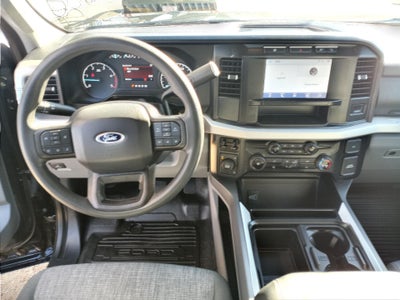 2023 Ford Super Duty F-350 DRW XL 4WD Crew Cab 8' Box