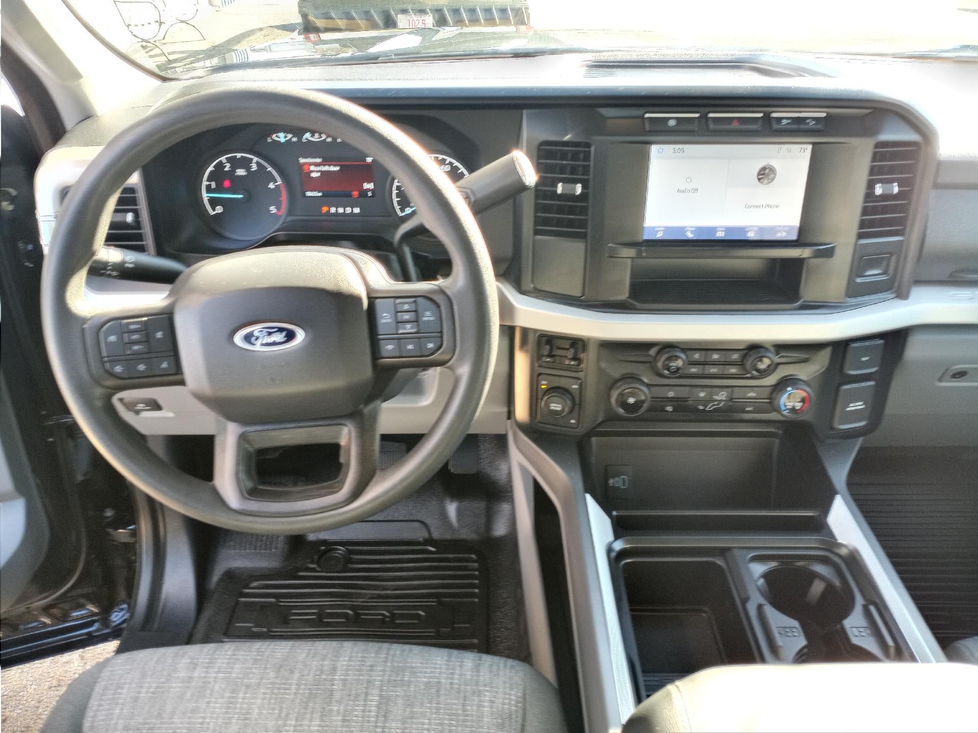 2023 Ford Super Duty F-350 DRW XL 4WD Crew Cab 8' Box