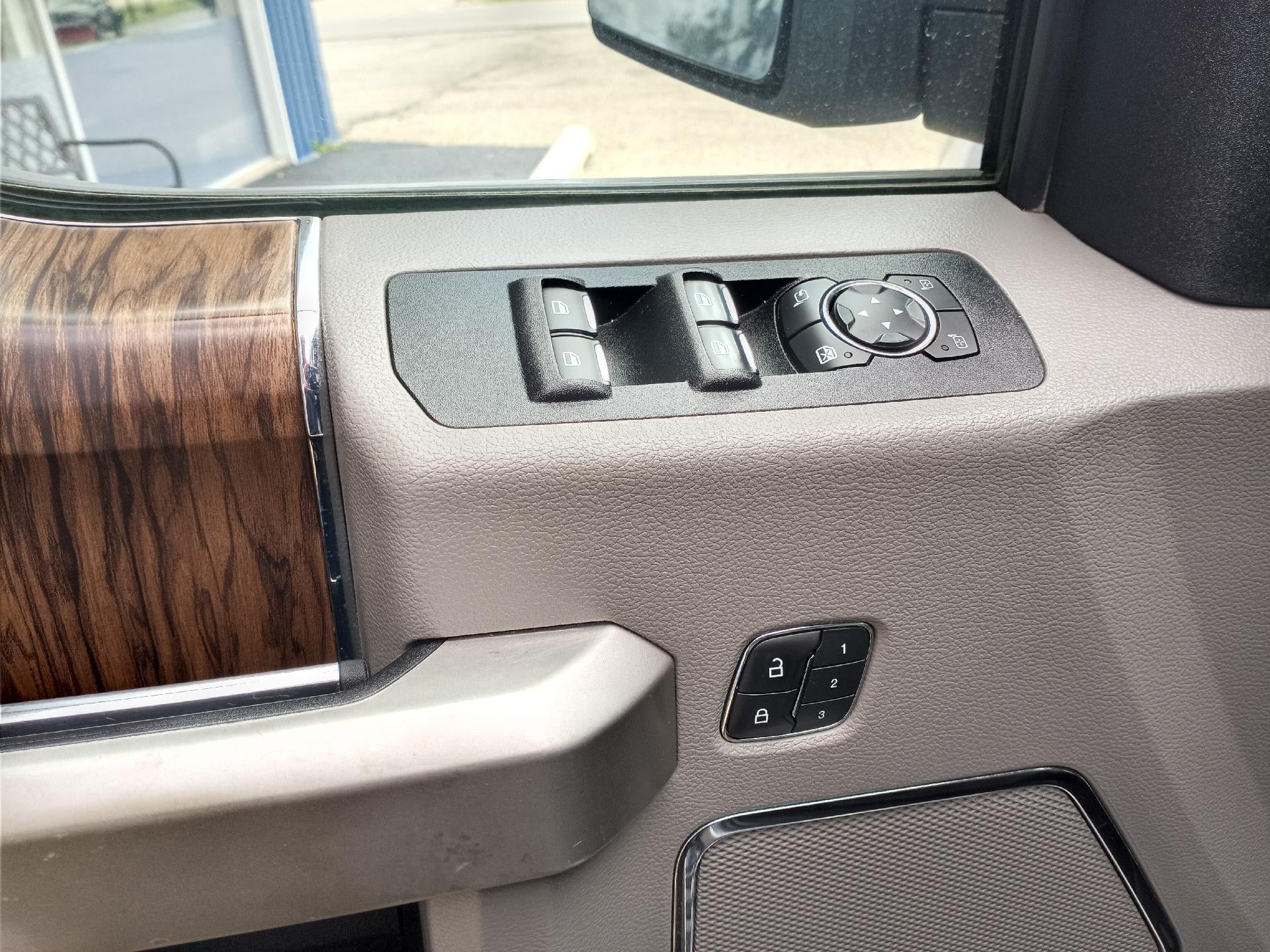 2019 Ford F-150 Lariat 4WD SuperCrew 5.5' Box