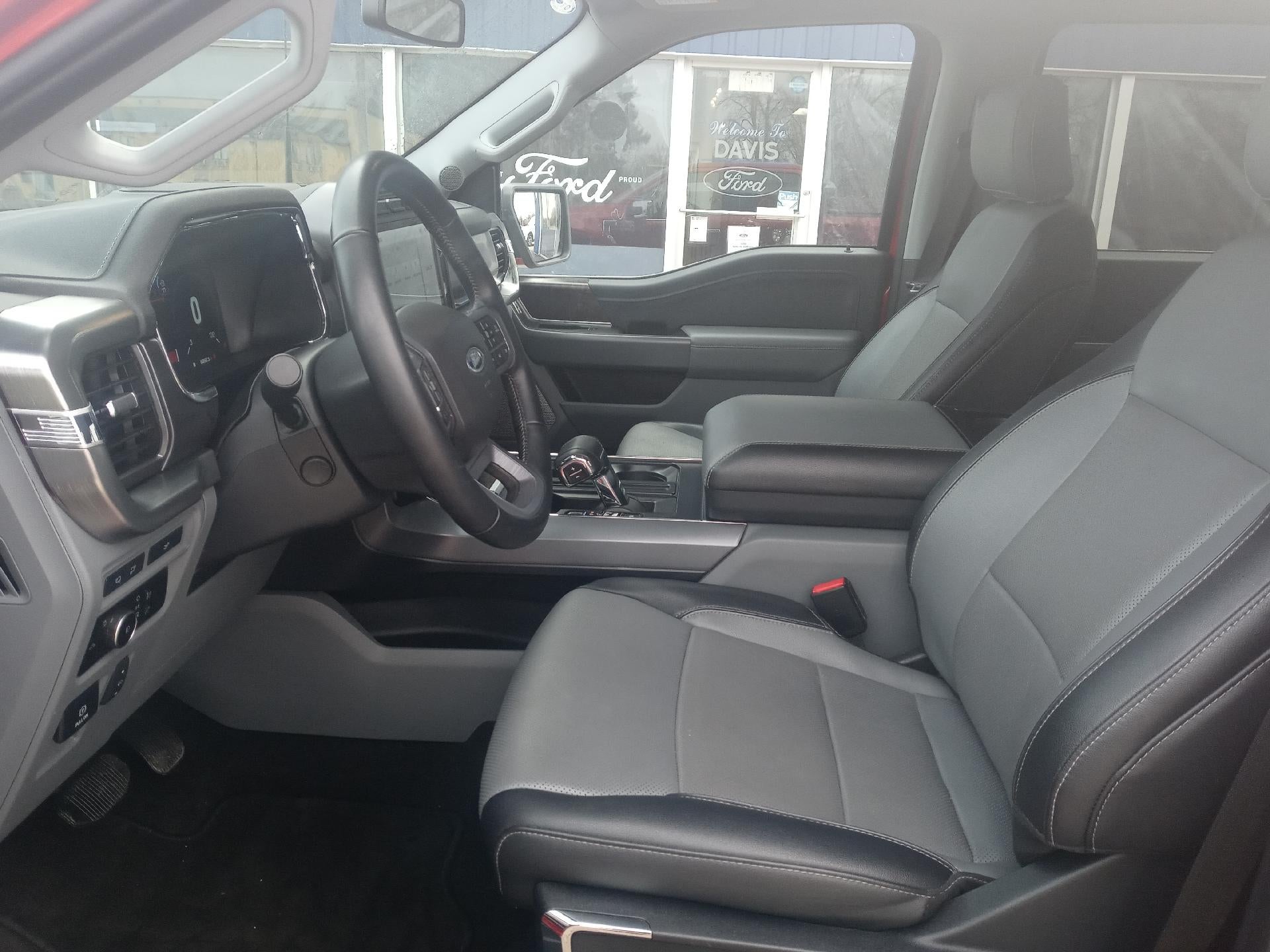 2023 Ford F-150 Lariat 4WD SuperCrew 5.5' Box