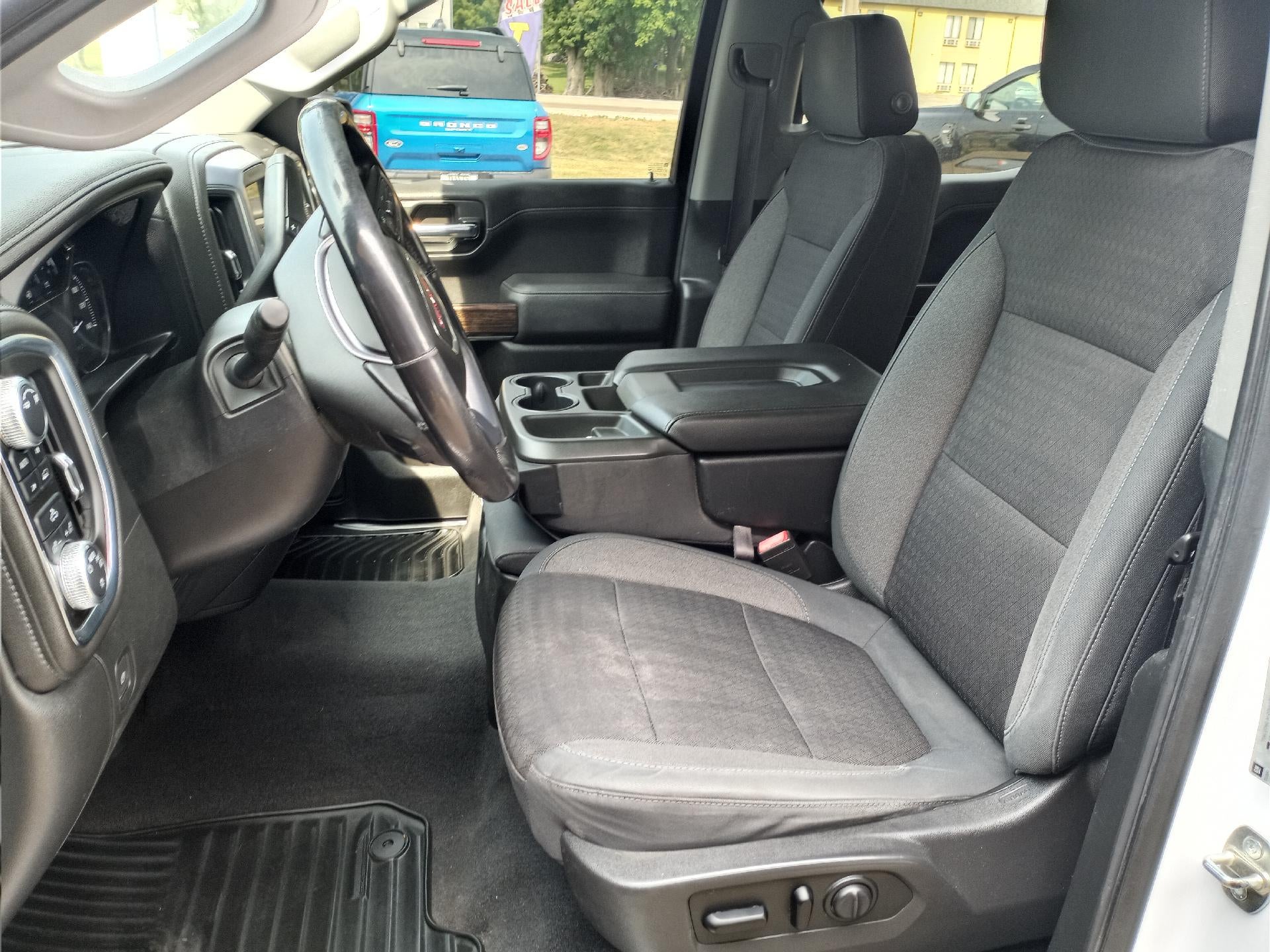 2019 GMC Sierra 1500 Crew Cab Short Box 4-Wheel Drive SLE