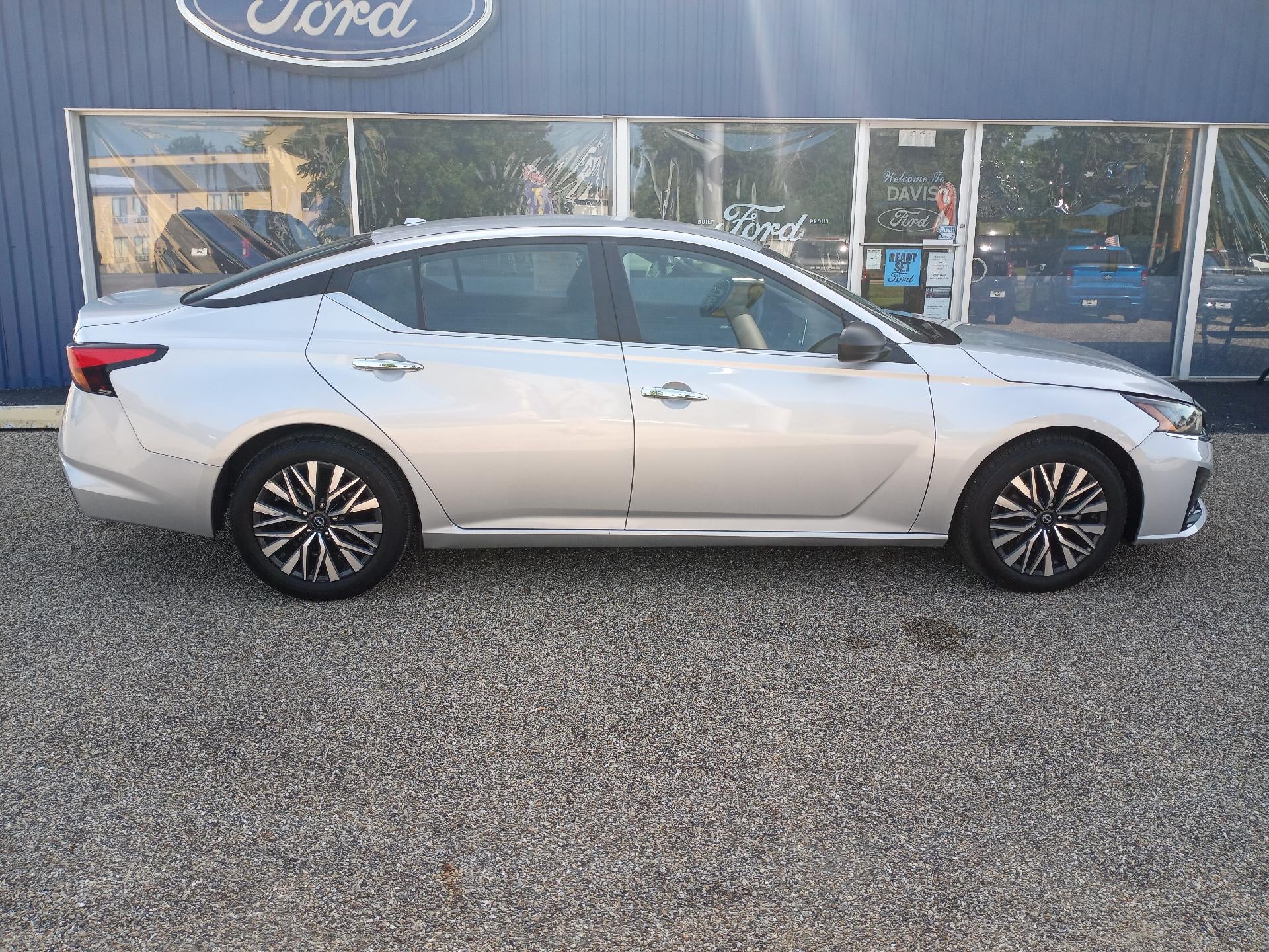 2024 Nissan Altima 2.5 SV Sedan