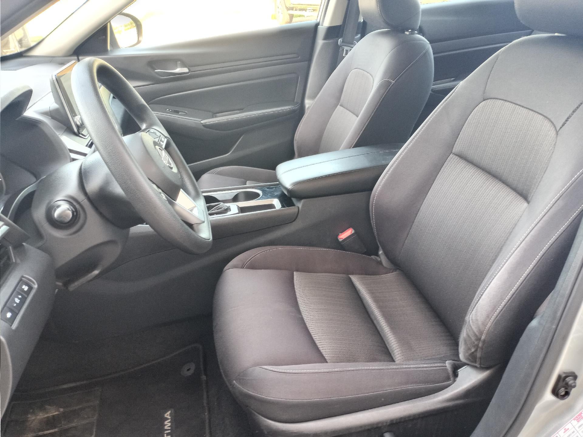 2024 Nissan Altima 2.5 SV Sedan