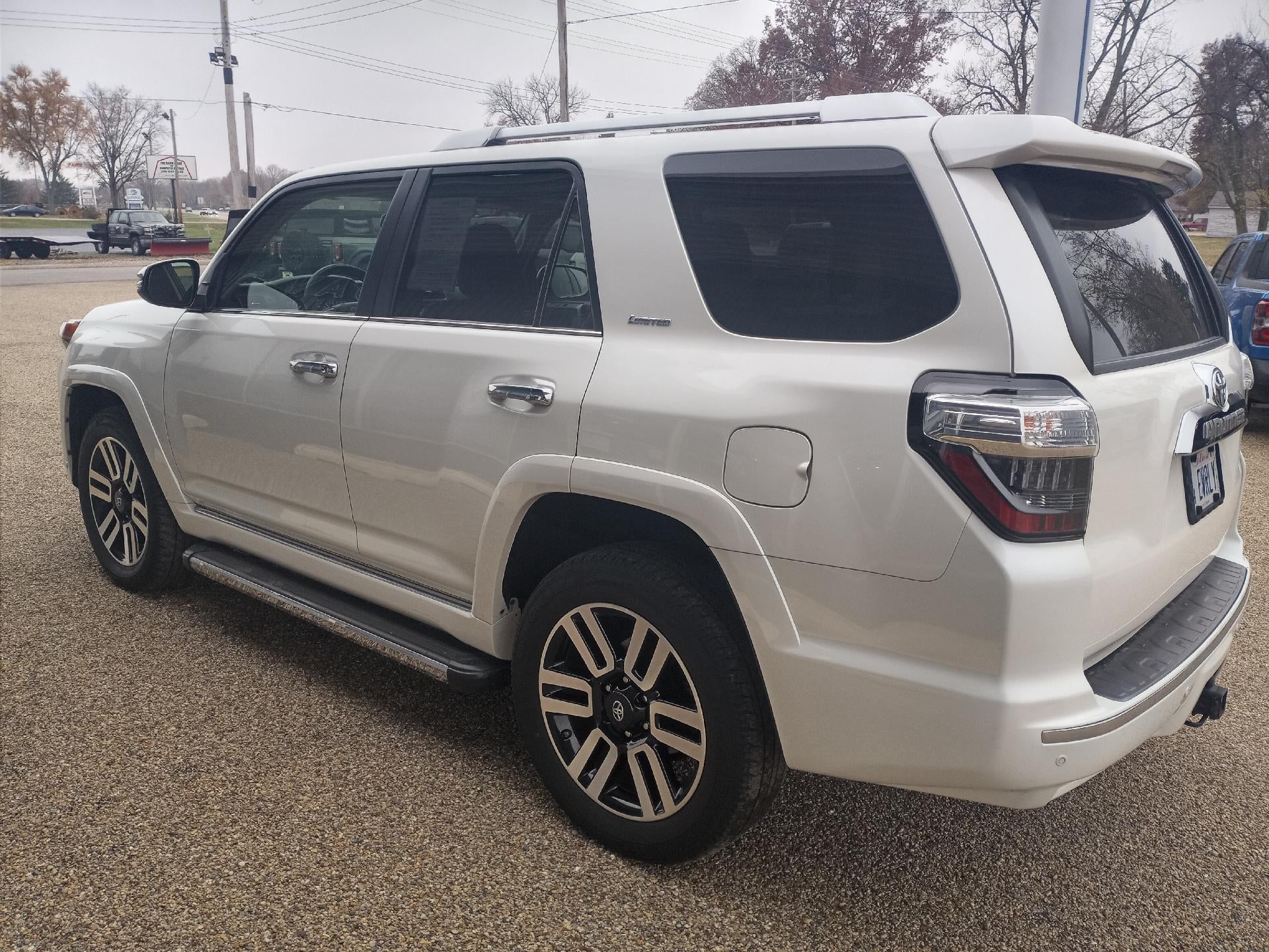2017 Toyota 4Runner SR5 4WD (GS)